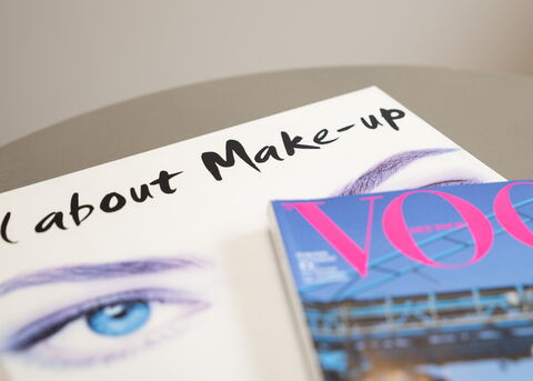 Coiffeur und Make-up Zeitschriften mit Stil Coiffeur und Make-up Zeitschriften mit Stil